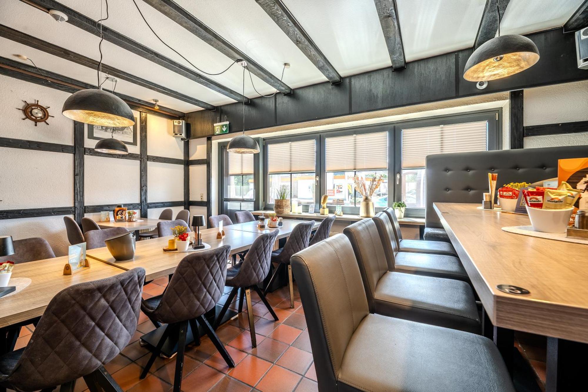 K357 - Hotel & Restaurant "Zur Post" In Otterndorf Bei Cuxhaven Esterno foto
