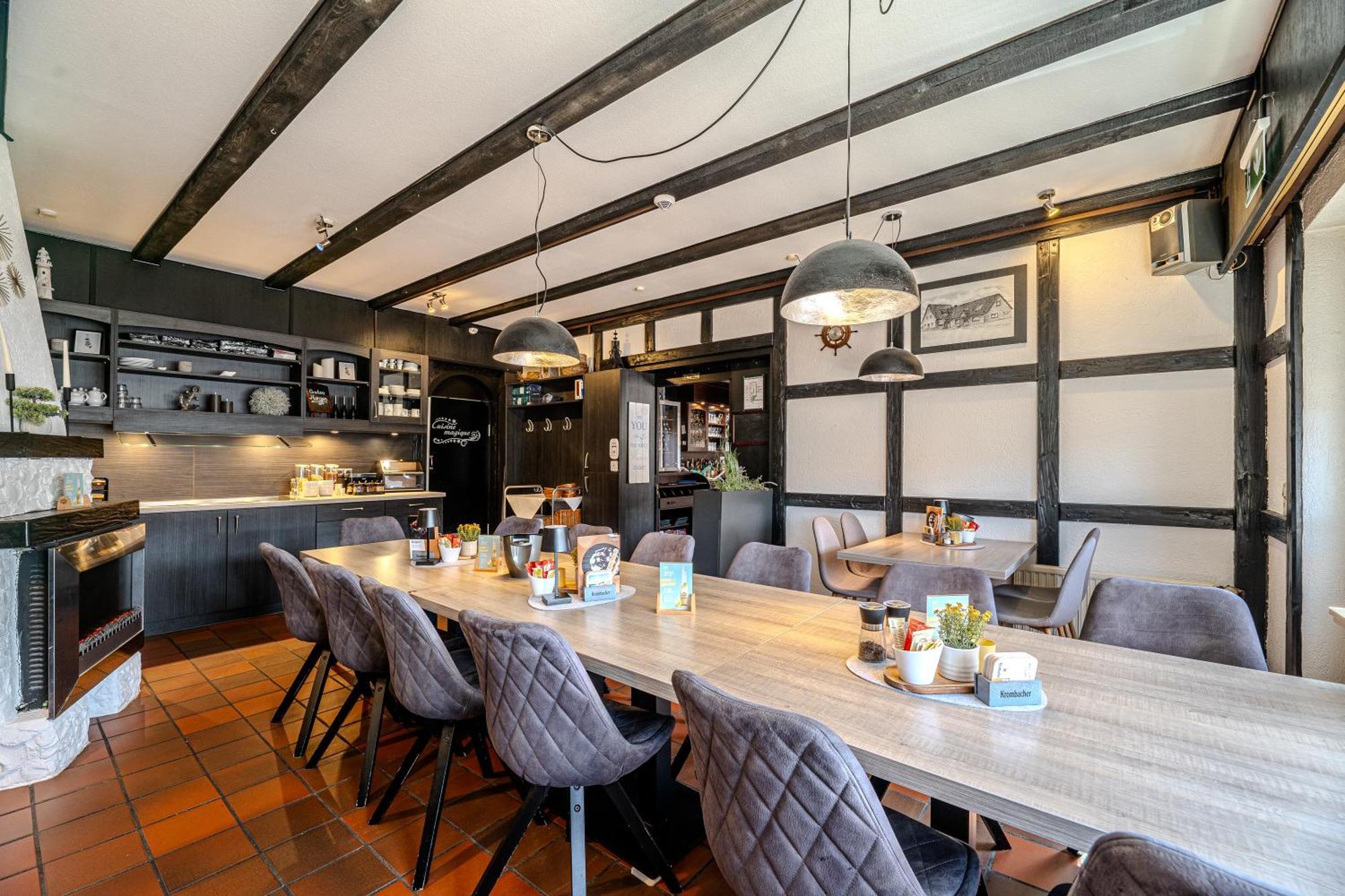 K357 - Hotel & Restaurant "Zur Post" In Otterndorf Bei Cuxhaven Esterno foto